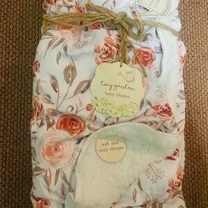 NWT Soft Cozy Pink Rose Baby Blanket